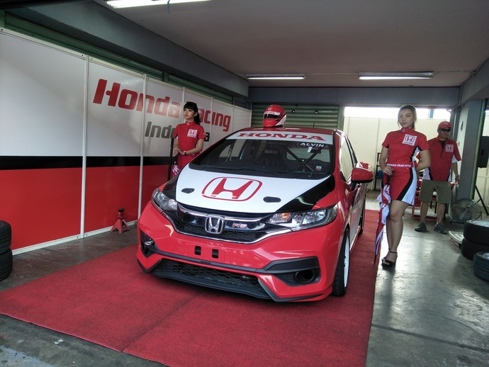 Begini Wujud Honda Jazz Jadi Mobil  Balap 