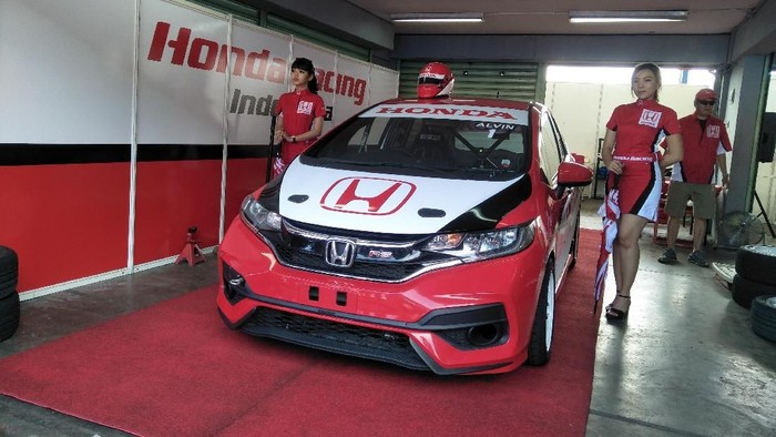 Honda Jazz Biasa Tidak Bisa Dibuat Versi Balap