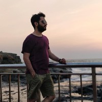 Selain dikenal sebagai aktor, pria kelahiran 1991 ini juga merupakan seorang penyanyi dan pianist. Foto: Instagram