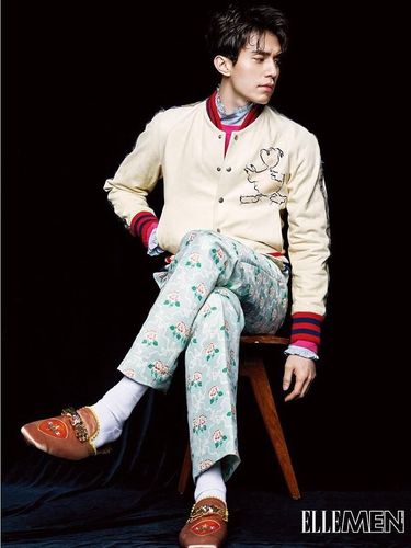  Lee Dong Wook memiliki golongan darah B