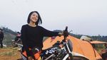 Foto: Poppy Sovia yang Gemar Wisata Alam