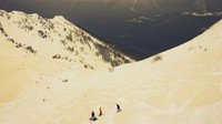 Ini adalah potret salju oranye yang menyelimuti kawasan pegunungan di Sochi, Rusia, yang biasa digunakan sebagai wahana bermain ski dan selancar. (Foto: dok. Ksusha Knopik via BBC)