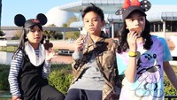 Melahap es krim makin seru sama adik. Ini nih pose Naura bersama Bevan dan Neo. Foto: Instagram aku_naura