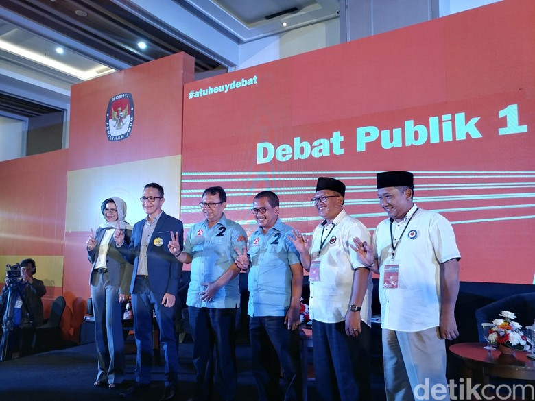3 Paslon Pamer Visi Misi di Debat Pilwalkot Bandung 3 Paslon Pamer Visi Misi di Debat Pilwalkot Bandung
