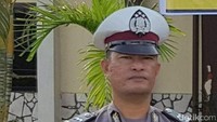 Foto: Aida Nurman bertugas sebagai anggota Satuan Lalu Lintas Polres Metro Mamuju. (Dokumen Polres Mamuju)