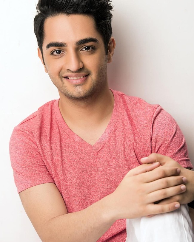 Setelah hampir 20 tahun berlalu, ini penampilan terbaru Parzaan Dastur. Foto: Instagram