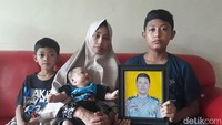 Foto: Almarhum menginggalkan istri dan tiga anak. Anaknya yang paling kecil masih berusia seminggu saat kejadian itu. (Dokumen Polres Mamuju)