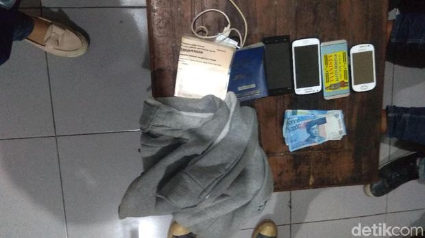 Barang-barang yang dirampas dari korban