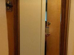 Potret Kocak Susahnya Jualan Cermin di Toko Online