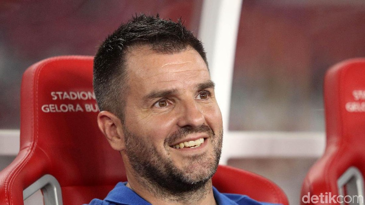 Pelatih yang dikaitkan dengan Persib Bandung, Simon McMenemy. (Foto: Grandyos Zafna/detikcom))