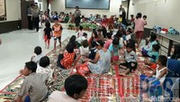 Foto: Korban-korban pengungsian yang ditampung di aula Polres Metro Mamuju. (Dokumen Polres Mamuju)