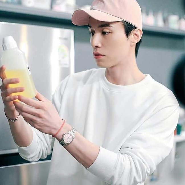 Gaya si Tampan Lee Dong Wook Makan Enak hingga Harga Franchise Markobar