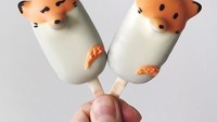Kalau aslinya sih menyeramkan. Tapi serigala kalau dibuat di cake pops lucu banget kaya gini nih! Foto: Instagram @rymondtn