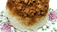 Sederhana tapi memikat! Nasi tim kimlung29 ini dilengkapi taburan bawang goreng renyah lho! Foto: Instagram kimlung29