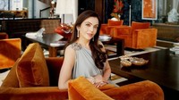 Nita Ambani, istri Mukesh, berpose di salah satu lantai rumah mewah milik suaminya. vanityfair.com/Istimewa.