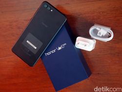 Unboxing Dua Jagoan Honor yang Bikin Pecinta Xiaomi Tergoda