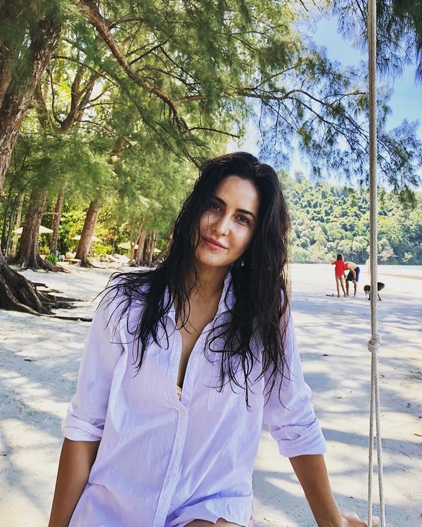 Tidak hanya pantai di India, dia juga pernah ke Yunani, Thailand, New York, Abu Dhabi dan Maldives. (katrinakaif/Instagram) Tidak hanya pantai di India, dia juga pernah ke Yunani, Thailand, New York, Abu Dhabi dan Maldives. (katrinakaif/Instagram)