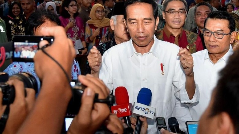 Tanggapi Fadli Zon, Istana Luruskan Foto Keluarga Jokowi di Istana Bogor Tanggapi Fadli Zon, Istana Luruskan Foto Keluarga Jokowi di Istana Bogor