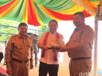 Bupati Curhat ke Menkominfo: Di Anambas WhatsApp Lemot