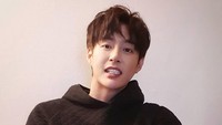 Minwoo lebih sering mengunggah fotonya bersama kucing peliharaannya di jejaring instagram. (Dok. Instagram/sogogijuseyo)