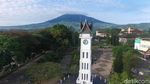 Potret Lebih Dekat dengan Big Ben Indonesia di Bukittinggi