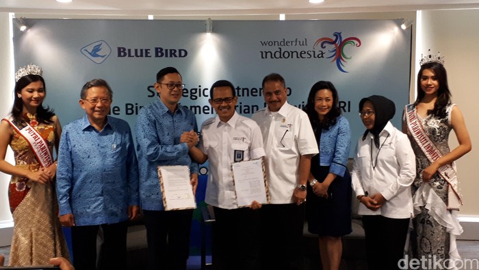 Pesan Menteri Pariwisata Pada Supir Taksi