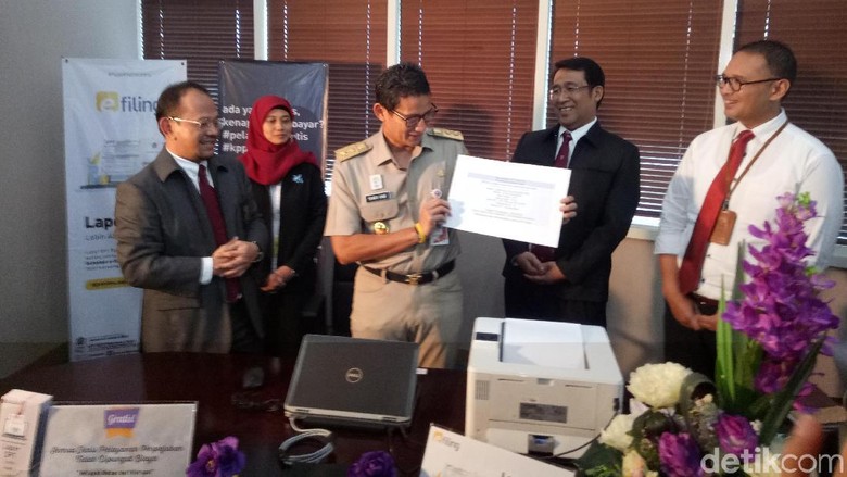 Lapor SPT, Sandiaga Imbau Warga Bayar Pajak Tepat Waktu Lapor SPT, Sandiaga Imbau Warga Bayar Pajak Tepat Waktu