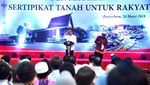 Saat Jokowi Minta Sertifikat Diangkat Sebagai Bukti Bukan Ngibul