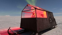 Kabin portabel ini ukurannya 2,5 x 4 x 1,9 meter. Menginap 4 hari 3 malam adalah £ 1.599 atau Rp 27,2 juta/orang dan termasuk antar jemput dari dan ke Bandara Tromso (Kilpissafarit/CNN Travel)