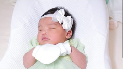 Cantiknya Siti Aafiyah, Bayi Pipi Merahnya Siti Nurhaliza