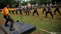Mereka terlihat sangat bersemangat.