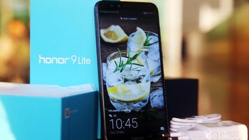 Ponsel ini ditenagai prosesor Honor 659. Foto: Rachman Haryanto