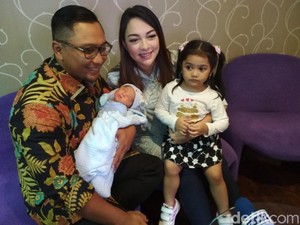 Caesar, Air Ketuban dr Reisa Sempat Habis saat Bersalin Anak Kedua
