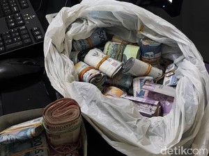 Nasib Uang Rp 49 Juta Milik Kakek Sebatang Kara yang Tinggal di Atas Becak