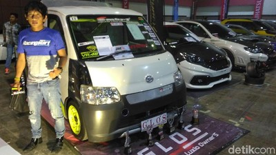 Mobil Pikap Bermesin Gila