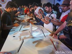 Meriah! Peluncuran Oppo F7 di Negeri Bollywood