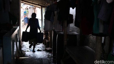 Foto: Sulitnya Air Bersih di Muara Angke Jakut