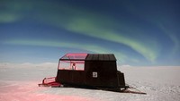 Inilah konsep baru di balik kabin kereta luncur Aurora Wilderness Camp dari operator wisata mewah Off The Map Travel. Inilah hotel di atas kereta luncur (Kilpissafarit/CNN Travel)