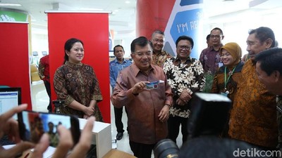 Potret Keakraban JK dan Puan yang Disebut Seperti Bapak-Anak