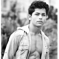 Di usianya yang masih 19 tahun, Siddharth memiliki tubuh sehat dengan otot perut sixpacknya Foto: Instagram