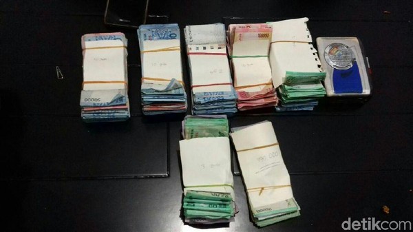 Ini Uang Rp 49 Juta Milik Asnan Sang Tukang Becak Jutawan