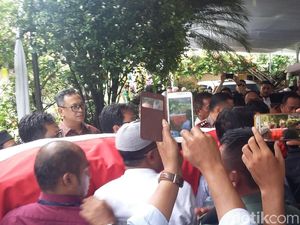 Jenazah Probosutedjo Diberangkatkan ke Bandara Halim