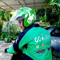 Cara Cody Dokter Ganteng yang Narik Ojek Online Berbagi Waktu