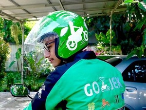 Kenalkan Cody, Dokter Muda yang Tak Malu Nyambi Ojek Online