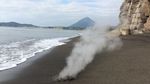 Foto: Terapi Kubur Pasir Hitam Jepang