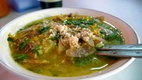 Penggemar soto harus merasakan sensasi makan soto enak di Soto Ayam Surabaya Cak Man. Alamat lengkapnya ada di Jl. Birah II, Kebayoran Baru, Jakarta Selatan. Foto: Istimewa