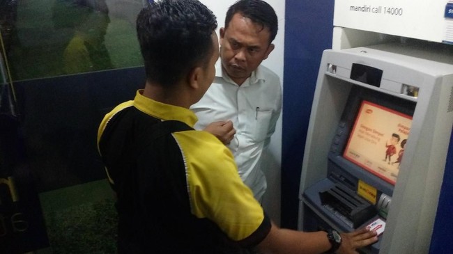 Fakta di Balik Ramyadjie Punya Mesin ATM di Kamar yang Bikin Heboh
