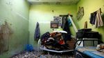 Foto: Lubang Bekas Serpihan Rudal Houthi di Rumah Warga Saudi