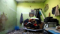 Warga setempat melaporkan adanya ledakan-ledakan keras dan kilatan cahaya terang di langit pada Minggu (25/3) sebelum tengah malam waktu setempat. (Foto: Dok. REUTERS/Faisal Al Nasser)