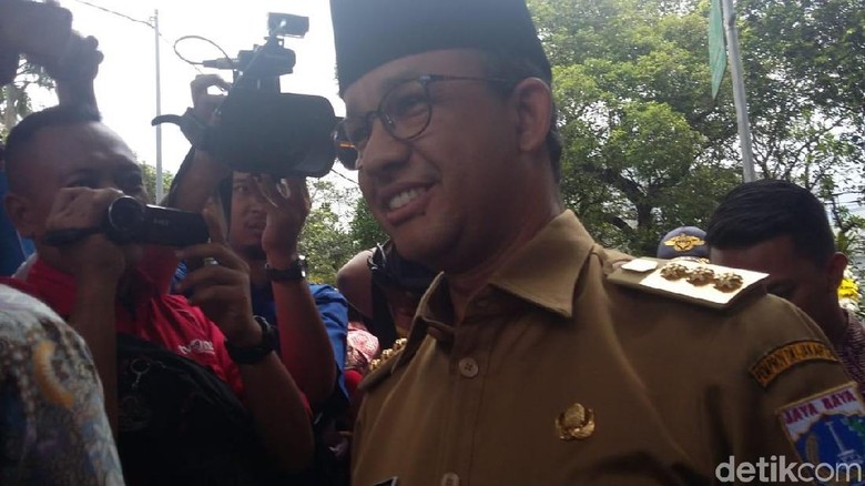 Anies-Sandi hingga Gatot Tiba di Rumah Duka Probosutedjo Anies-Sandi hingga Gatot Tiba di Rumah Duka Probosutedjo